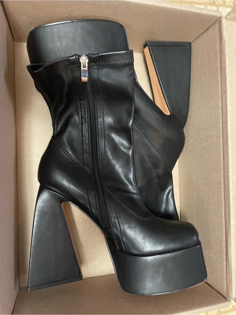Peachy Black Platform Ankle Boots Women’s Size 9 Vegan Leather Goth Chunky Heel - Picture 7 of 7